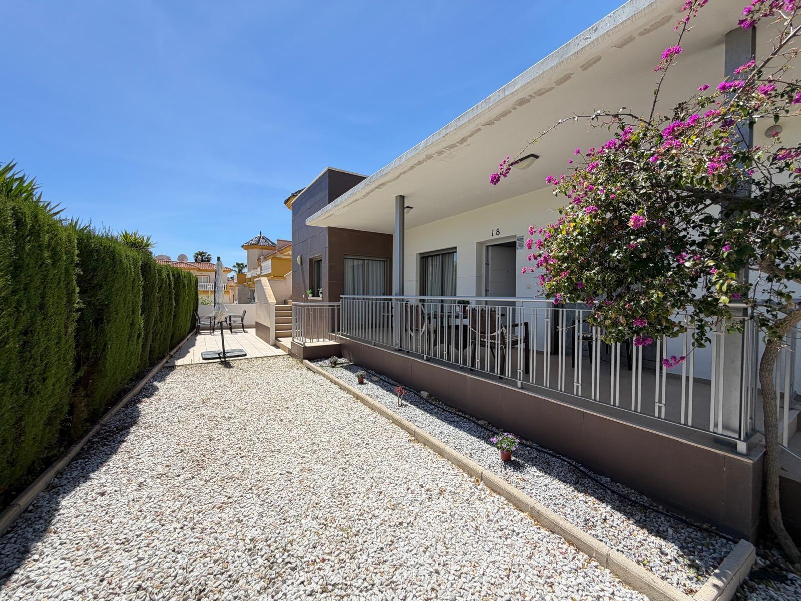 For sale - 4 Bedroom 3 Bathroom Villa in Ciudad Quesada - Dona Pepa  - Alicante