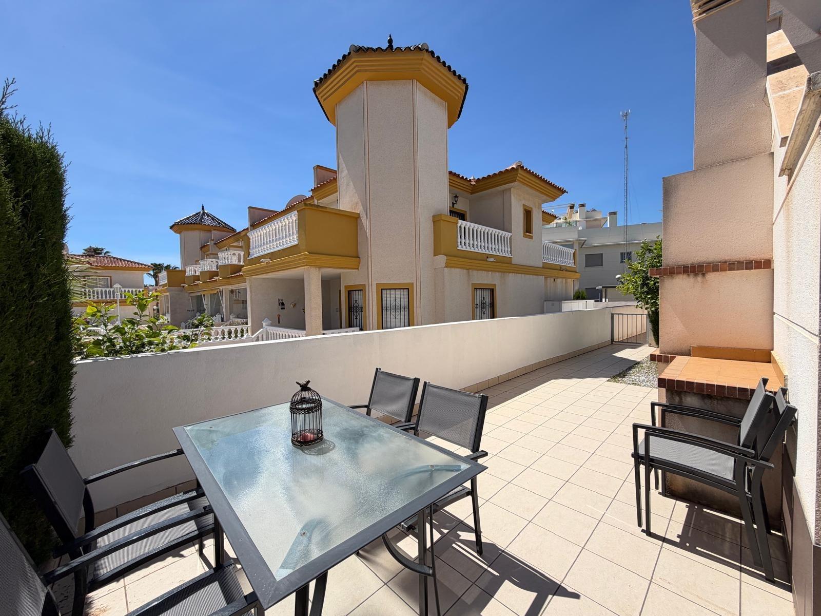 For sale - 4 Bedroom 3 Bathroom Villa in Ciudad Quesada - Dona Pepa  - Alicante