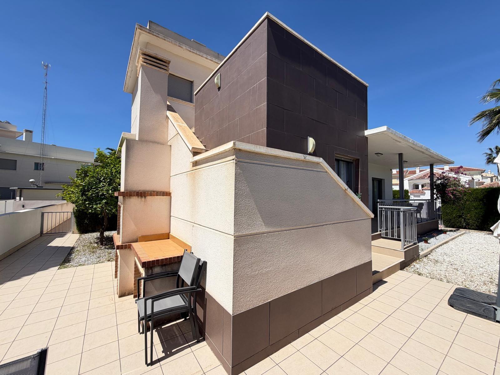 For sale - 4 Bedroom 3 Bathroom Villa in Ciudad Quesada - Dona Pepa  - Alicante