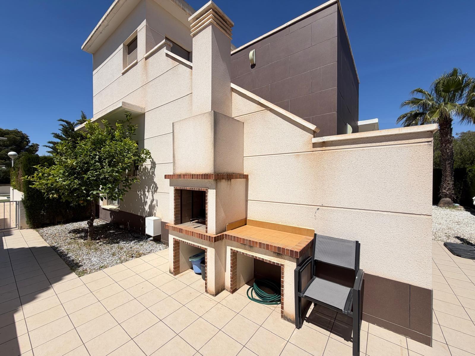 For sale - 4 Bedroom 3 Bathroom Villa in Ciudad Quesada - Dona Pepa  - Alicante