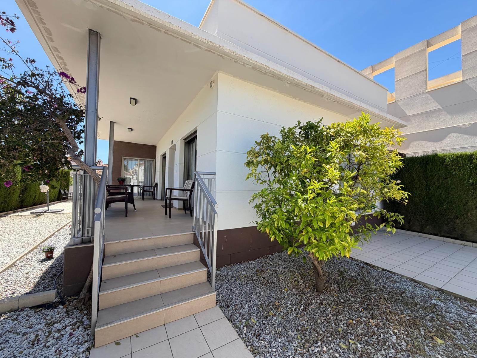 For sale - 4 Bedroom 3 Bathroom Villa in Ciudad Quesada - Dona Pepa  - Alicante