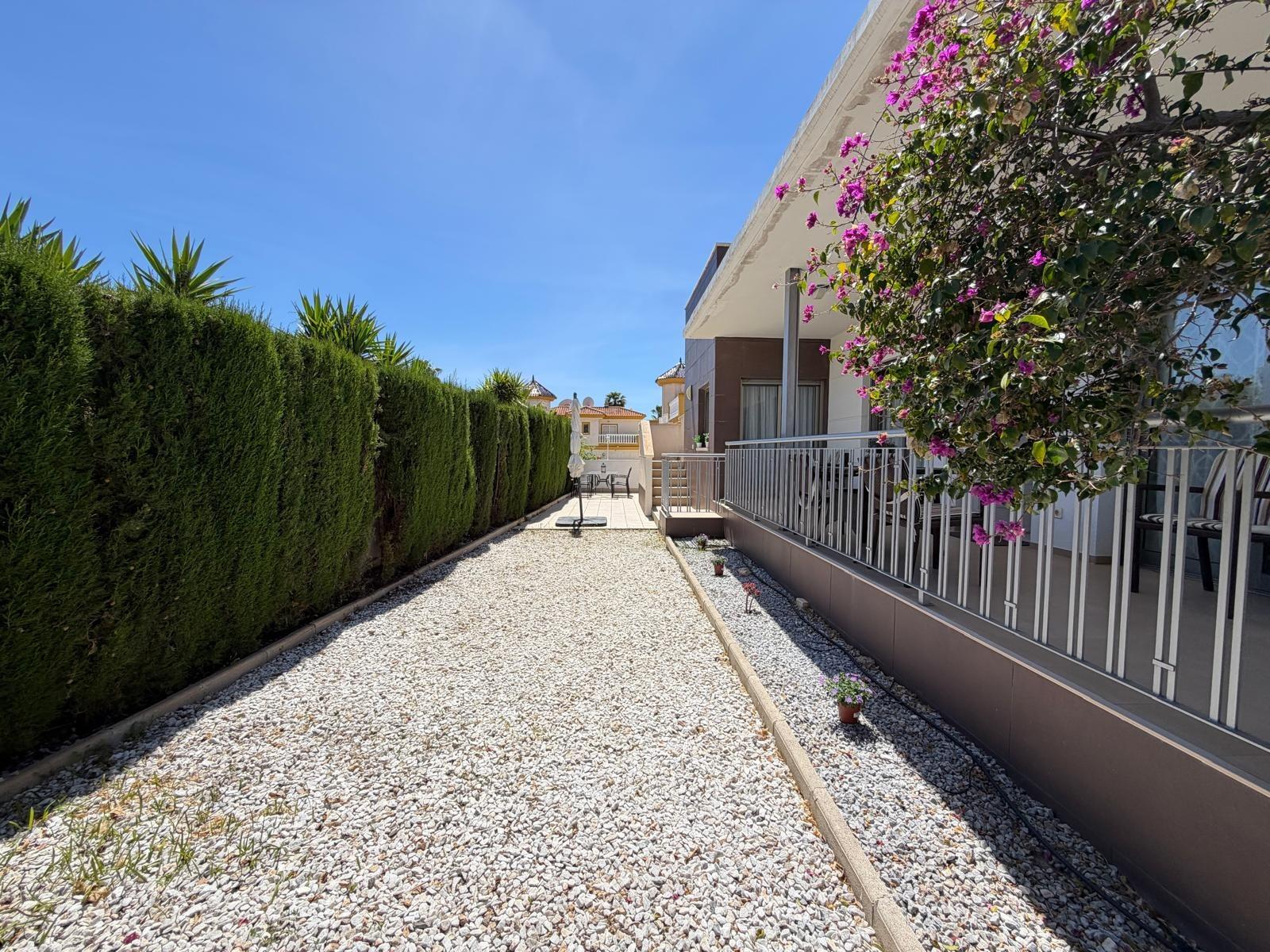 For sale - 4 Bedroom 3 Bathroom Villa in Ciudad Quesada - Dona Pepa  - Alicante