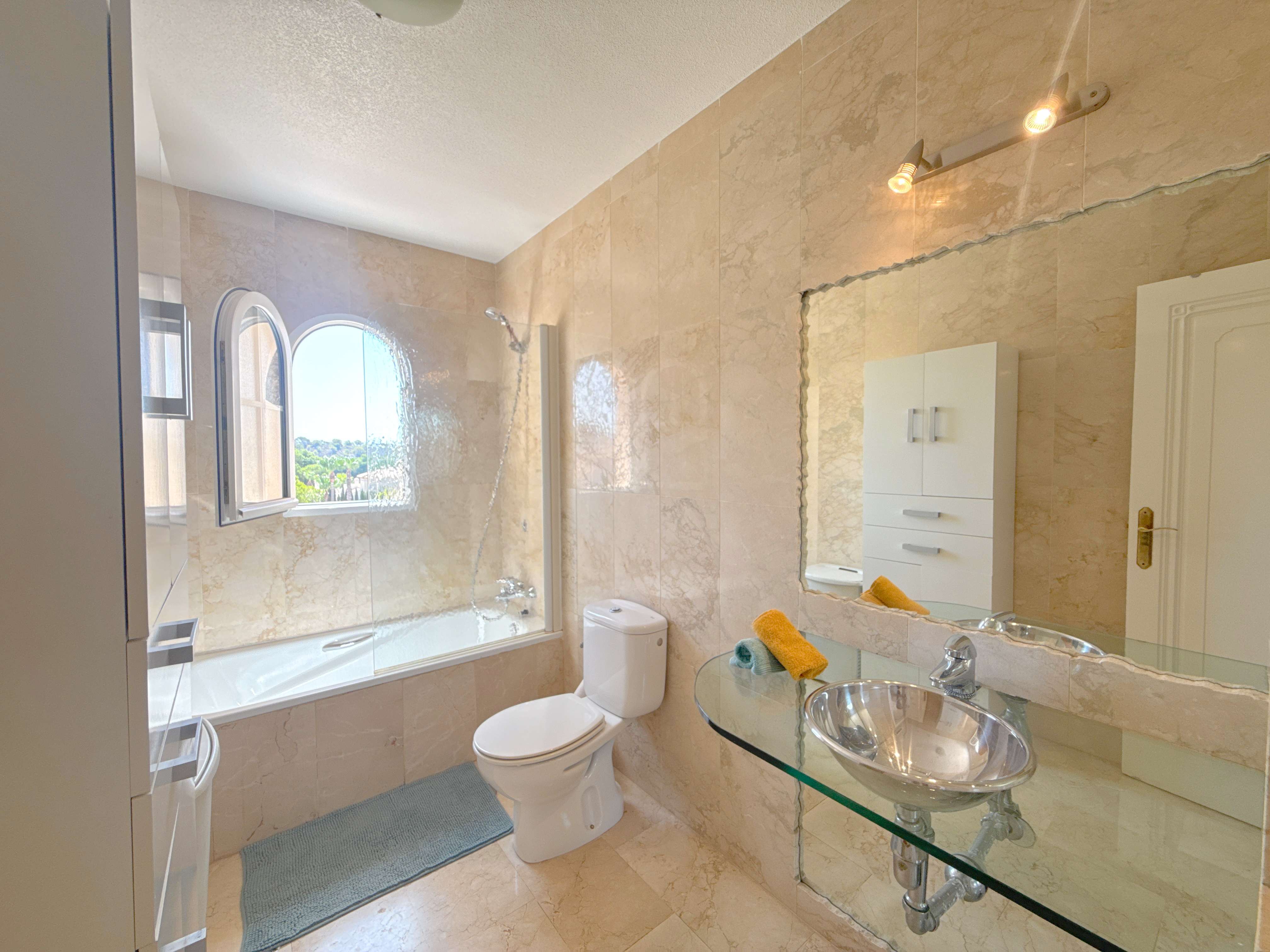 For sale - 2 Bedroom 2 Bathroom Townhouse in Las Ramblas Golf Villamartin -  - Alicante