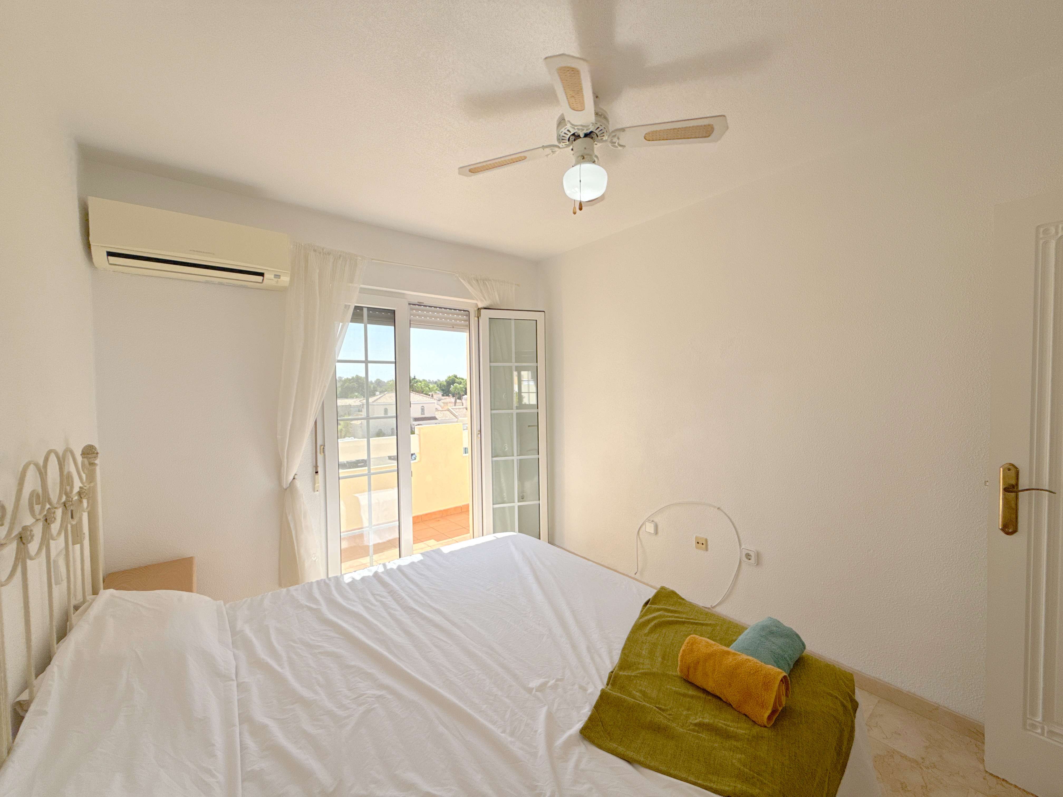 For sale - 2 Bedroom 2 Bathroom Townhouse in Las Ramblas Golf Villamartin -  - Alicante