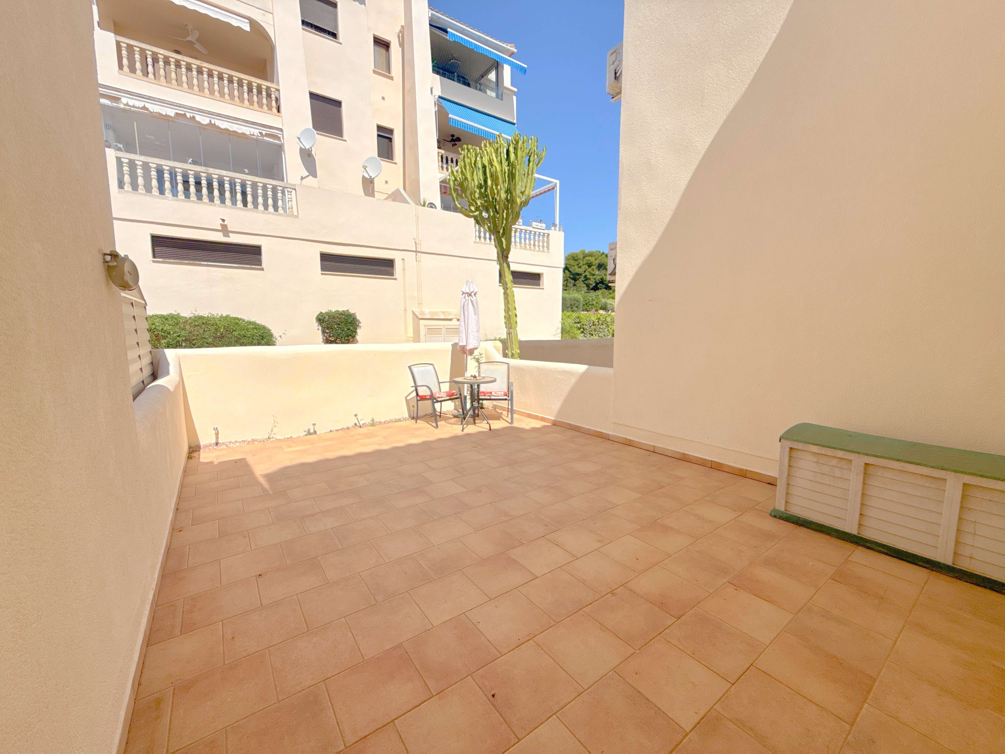 For sale - 2 Bedroom 2 Bathroom Townhouse in Las Ramblas Golf Villamartin -  - Alicante