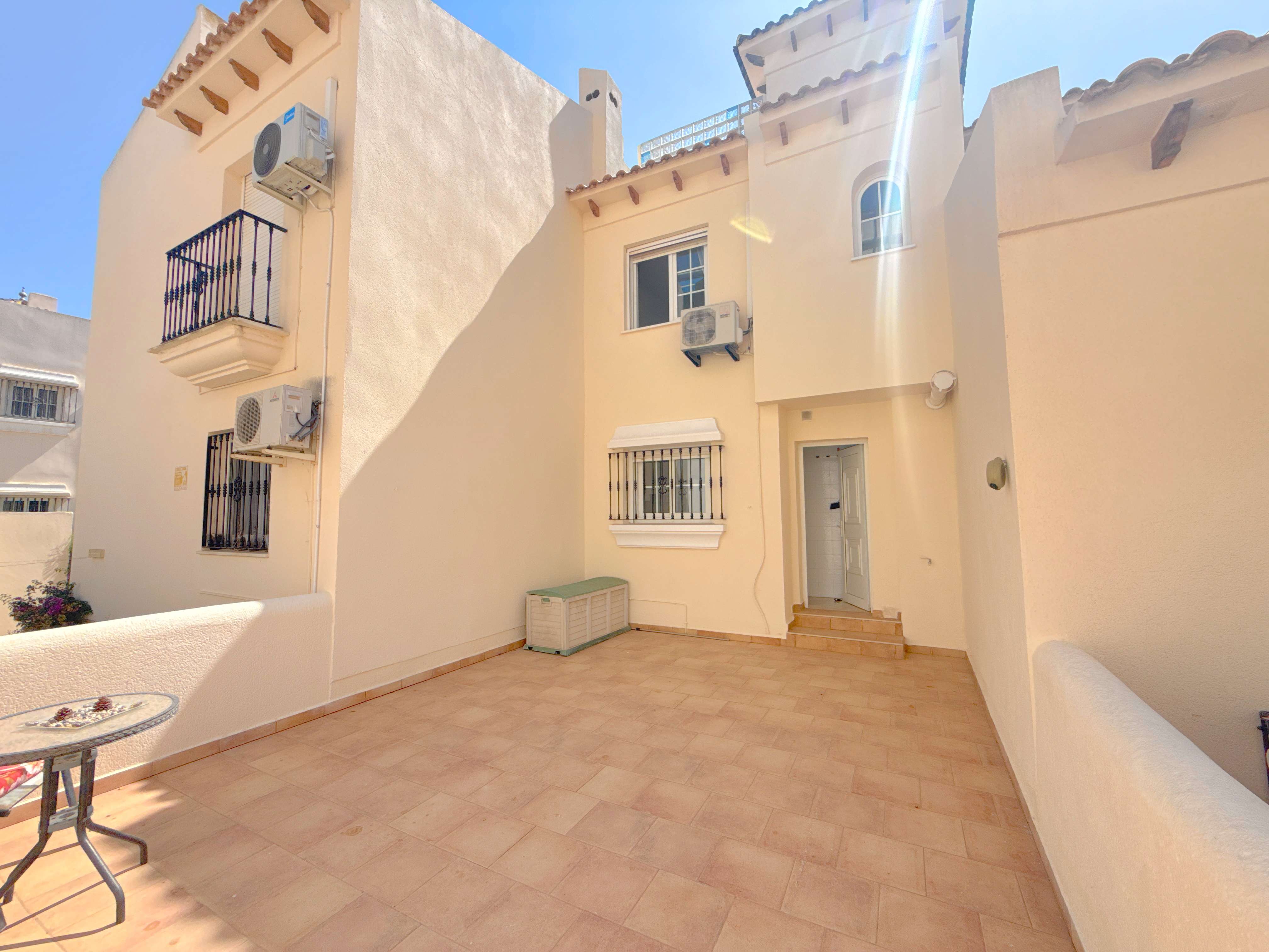 For sale - 2 Bedroom 2 Bathroom Townhouse in Las Ramblas Golf Villamartin -  - Alicante