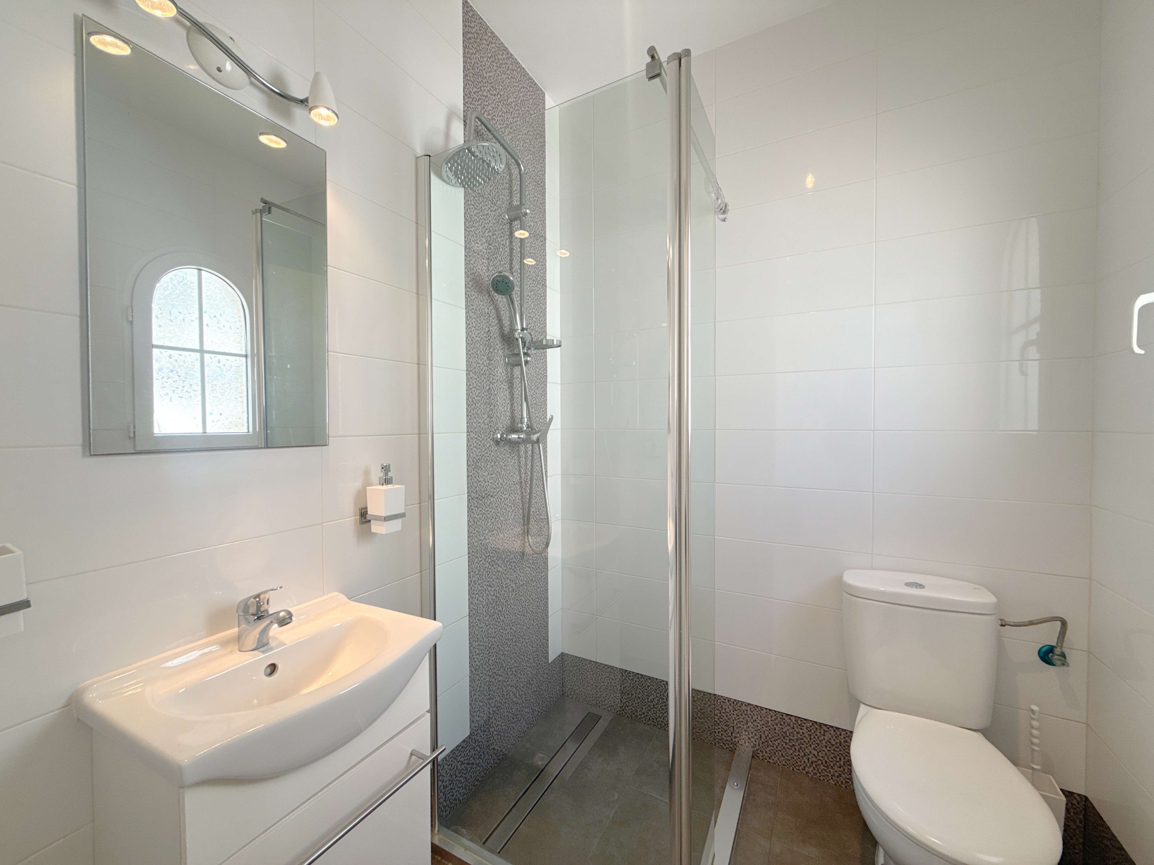 For sale - 2 Bedroom 2 Bathroom Townhouse in Las Ramblas Golf Villamartin -  - Alicante