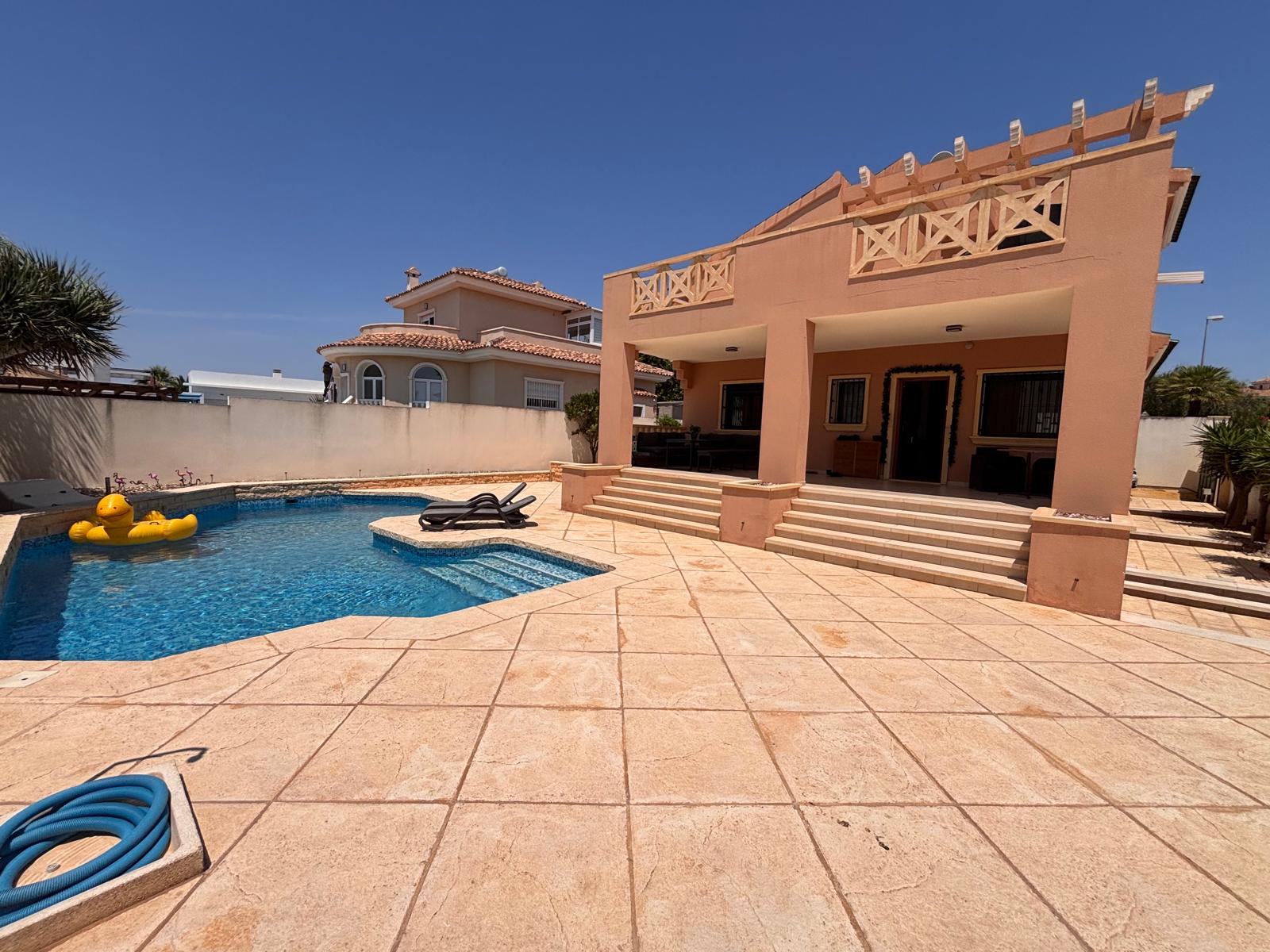 For sale - 4 Bedroom 2 Bathroom Detached Villa in Urbanización Ciudad Quesada - Urbanización Ciudad Quesada  - Alicante