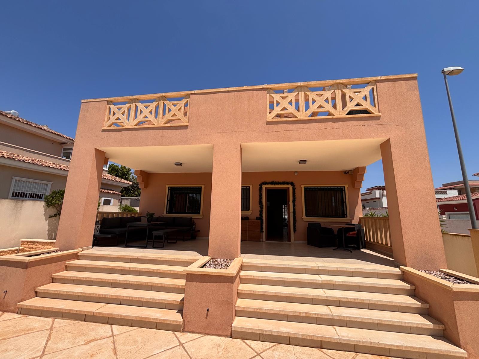 For sale - 4 Bedroom 2 Bathroom Detached Villa in Urbanización Ciudad Quesada - Urbanización Ciudad Quesada  - Alicante