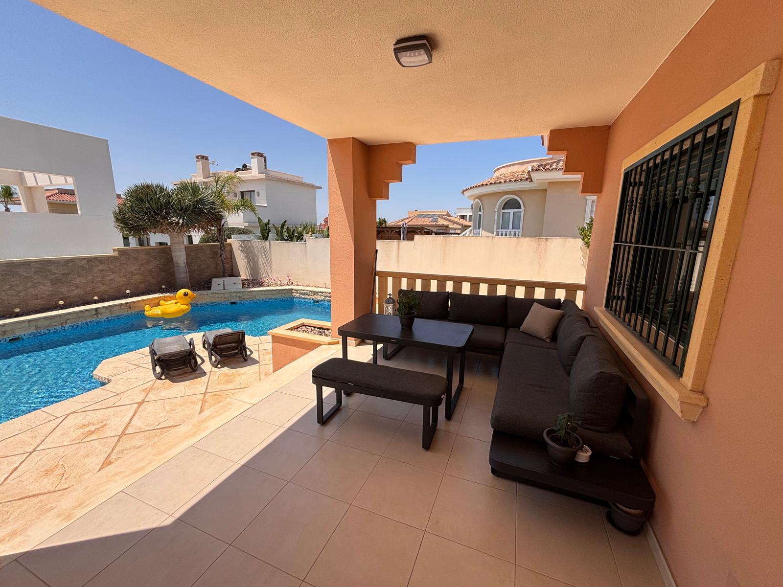 For sale - 4 Bedroom 2 Bathroom Detached Villa in Urbanización Ciudad Quesada - Urbanización Ciudad Quesada  - Alicante