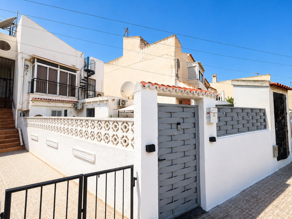 2 Bedroom 1 Bathroom Apartment - Ground Floor in Urbanización El Chaparral