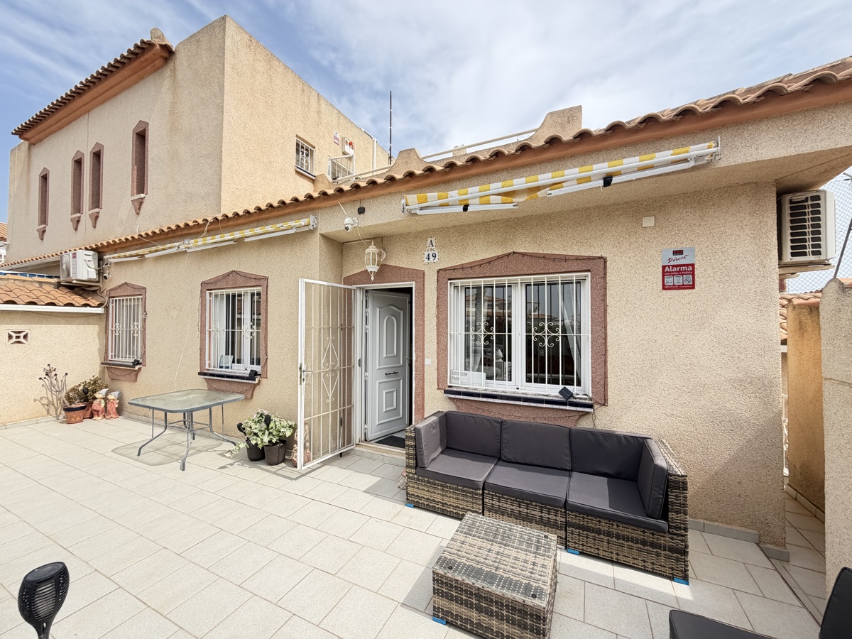 For sale - 3 Bedroom 2 Bathroom Quad in La Florida, Playa Flamenca - , La Florida, Alicante, Spain - Alicante