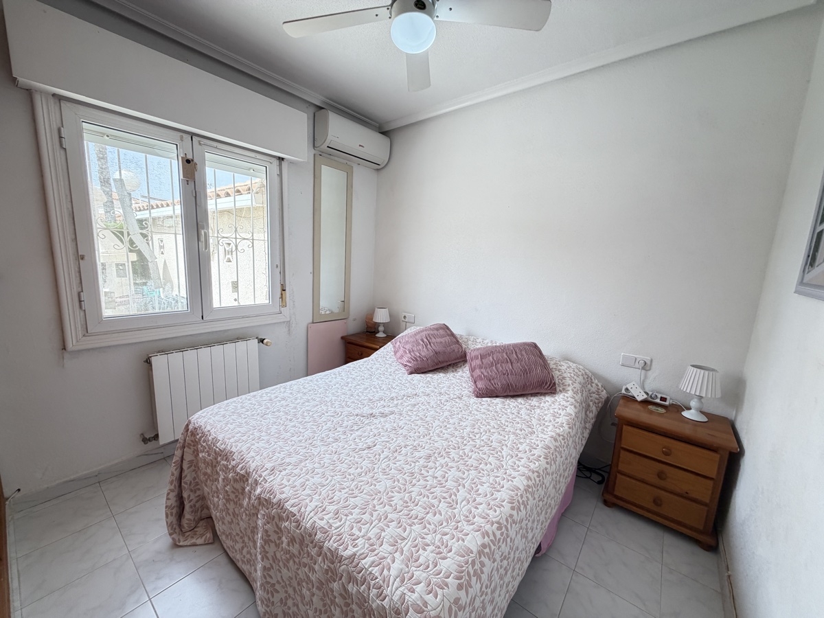 For sale - 3 Bedroom 2 Bathroom Quad in La Florida, Playa Flamenca - , La Florida, Alicante, Spain - Alicante