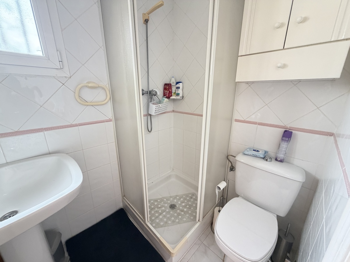 For sale - 3 Bedroom 2 Bathroom Quad in La Florida, Playa Flamenca - , La Florida, Alicante, Spain - Alicante