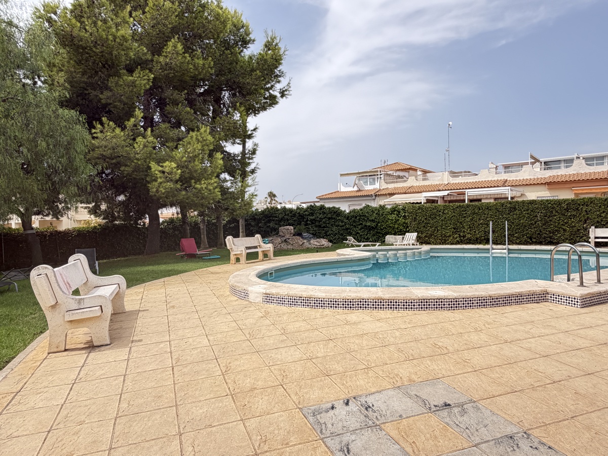 For sale - 3 Bedroom 2 Bathroom Quad in La Florida, Playa Flamenca - , La Florida, Alicante, Spain - Alicante