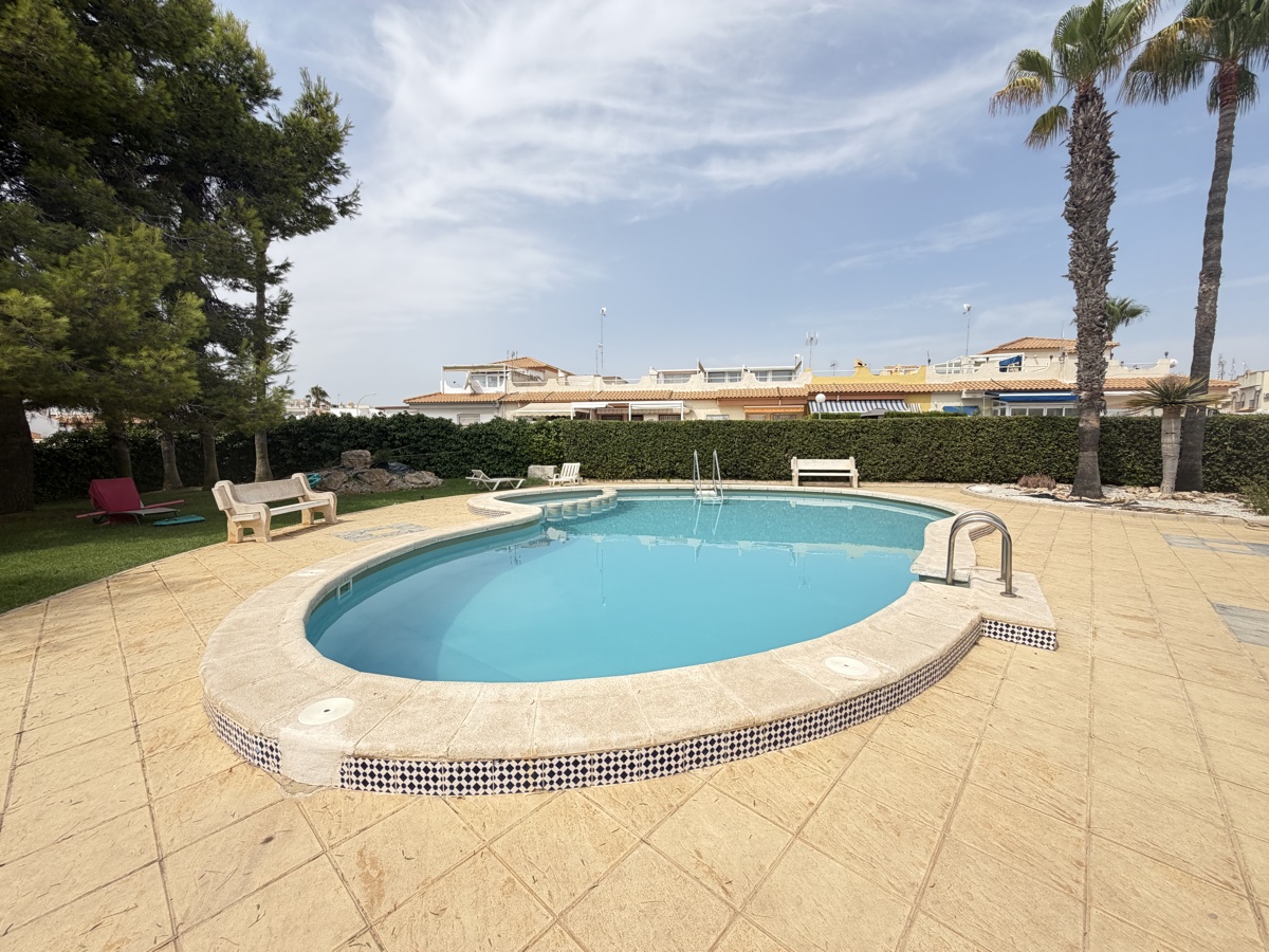 For sale - 3 Bedroom 2 Bathroom Quad in La Florida, Playa Flamenca - , La Florida, Alicante, Spain - Alicante