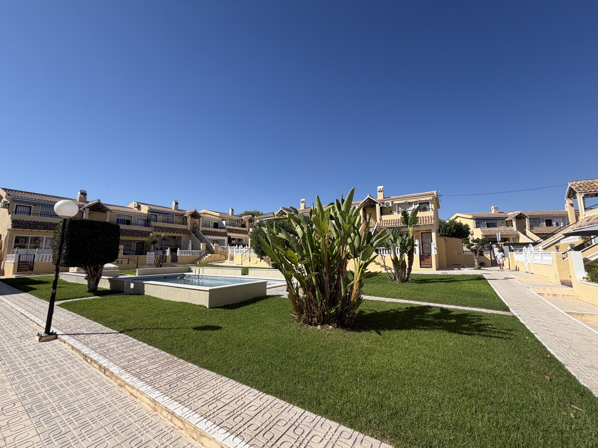 For sale - 2 Bedroom 1 Bathroom Apartment in Villamartin - , Villamartin, Alicante, Spain - Alicante