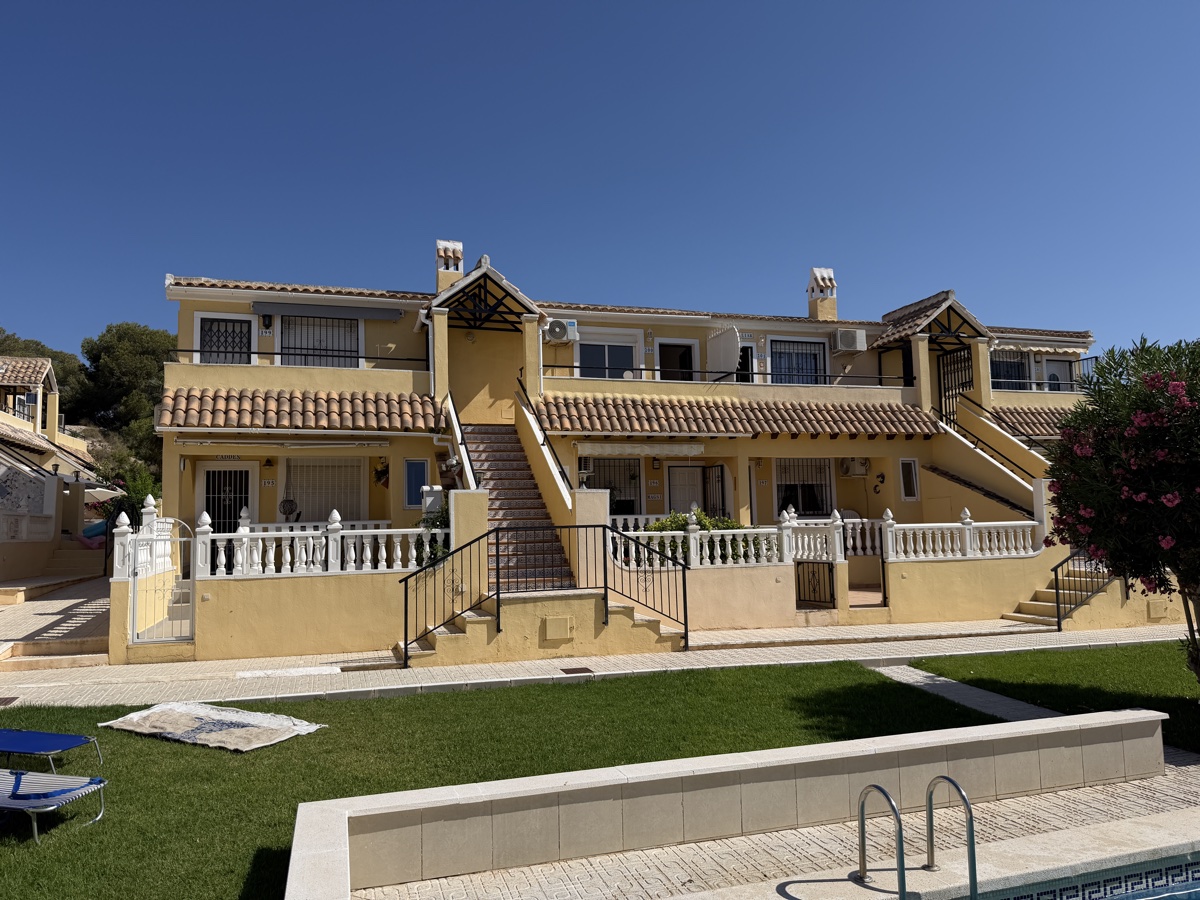 For sale - 2 Bedroom 1 Bathroom Apartment in Villamartin - , Villamartin, Alicante, Spain - Alicante
