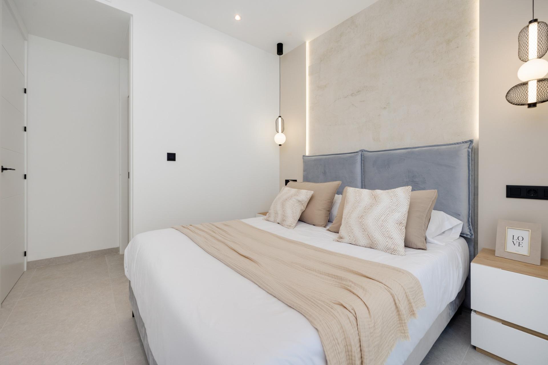 For sale - 2 Bedroom 2 Bathroom Apartment in Guardamar del Segura - Avda del Puerto  - Alicante