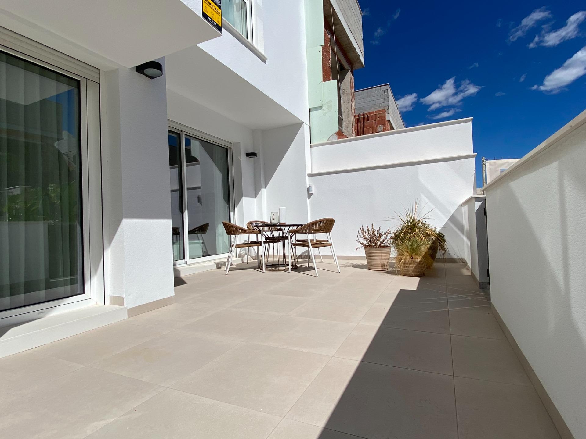 For sale - 2 Bedroom 2 Bathroom Bungalow in Pilar de La Horadada - pueblo  - Alicante