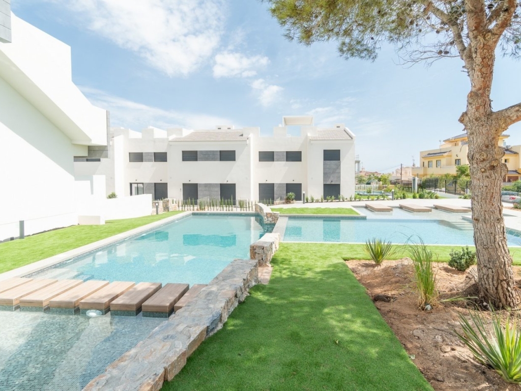 3 Bedroom 2 Bathroom Bungalow in Torrevieja