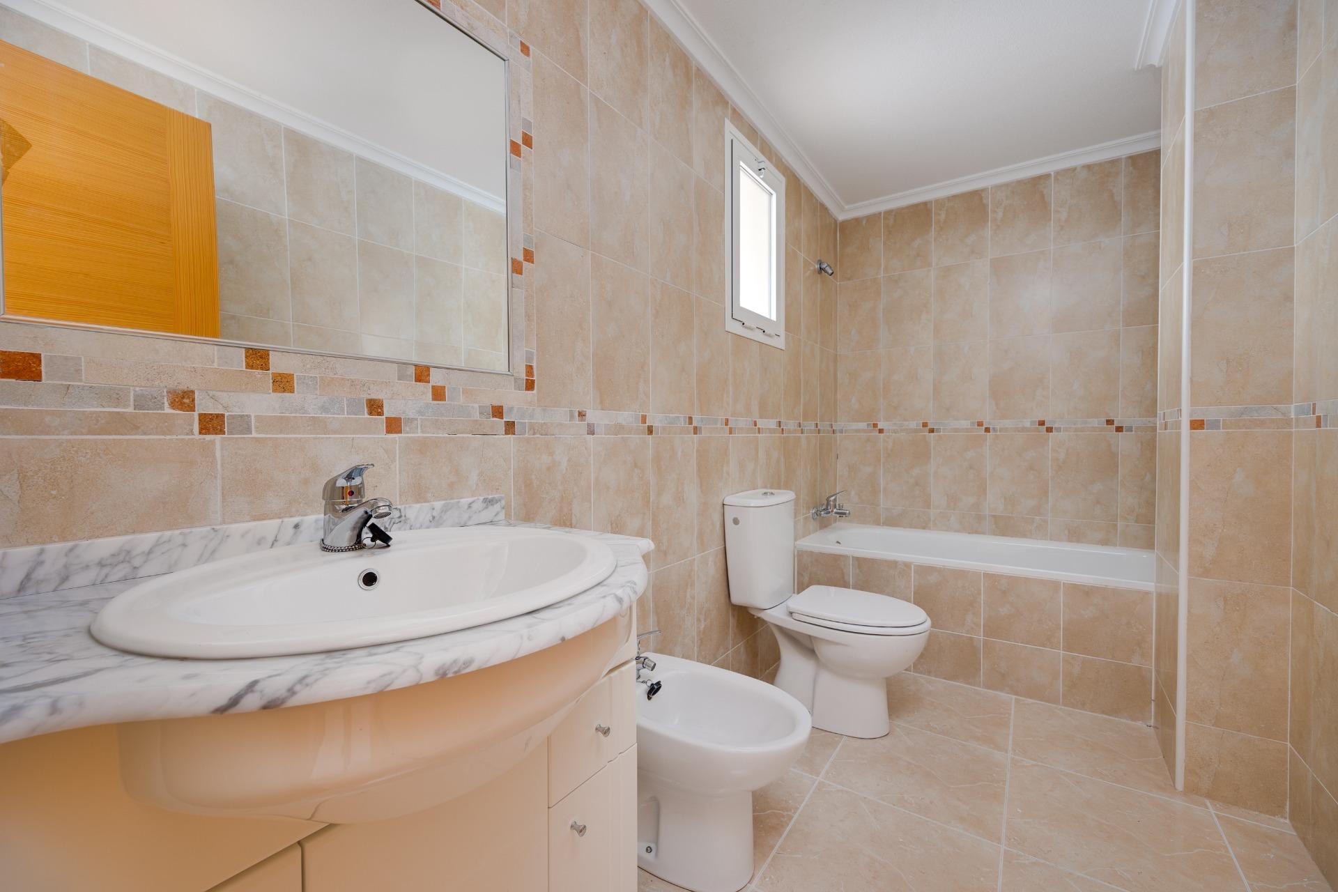 For sale - 3 Bedroom 2 Bathroom Apartment in San Fulgencio - Pueblo  - Alicante