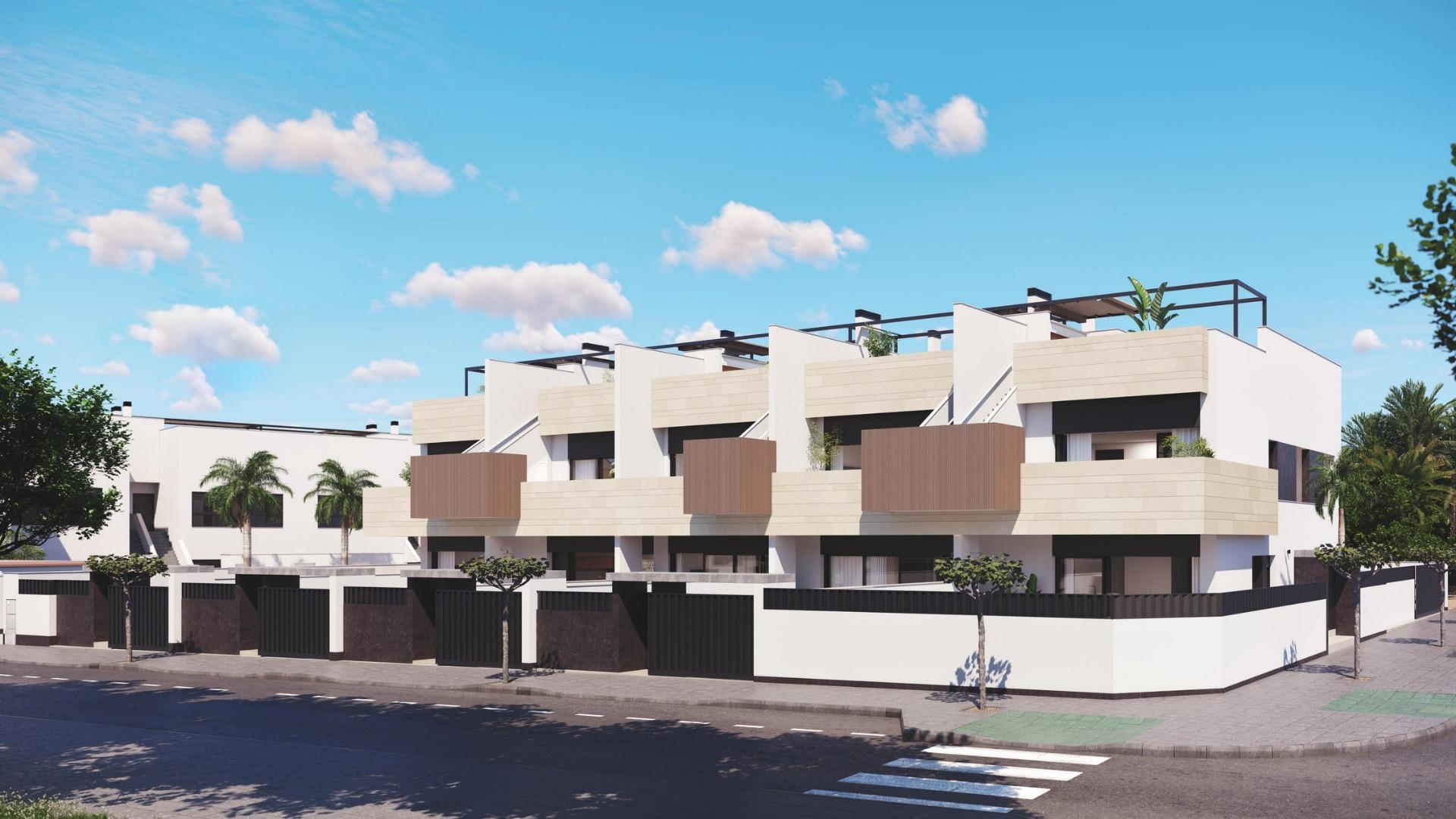 For sale - 3 Bedroom 2 Bathroom Bungalow in Pilar de La Horadada - pueblo  - Alicante
