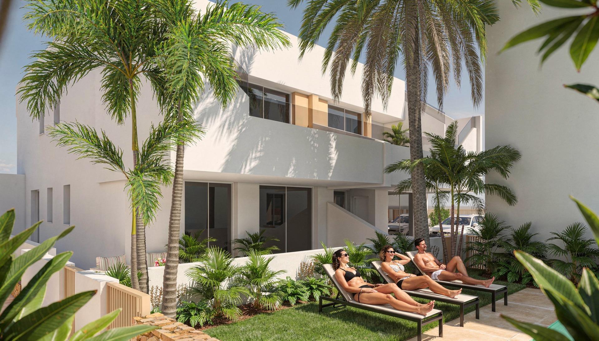 For sale - 3 Bedroom 2 Bathroom Bungalow in Pilar de La Horadada - pueblo  - Alicante