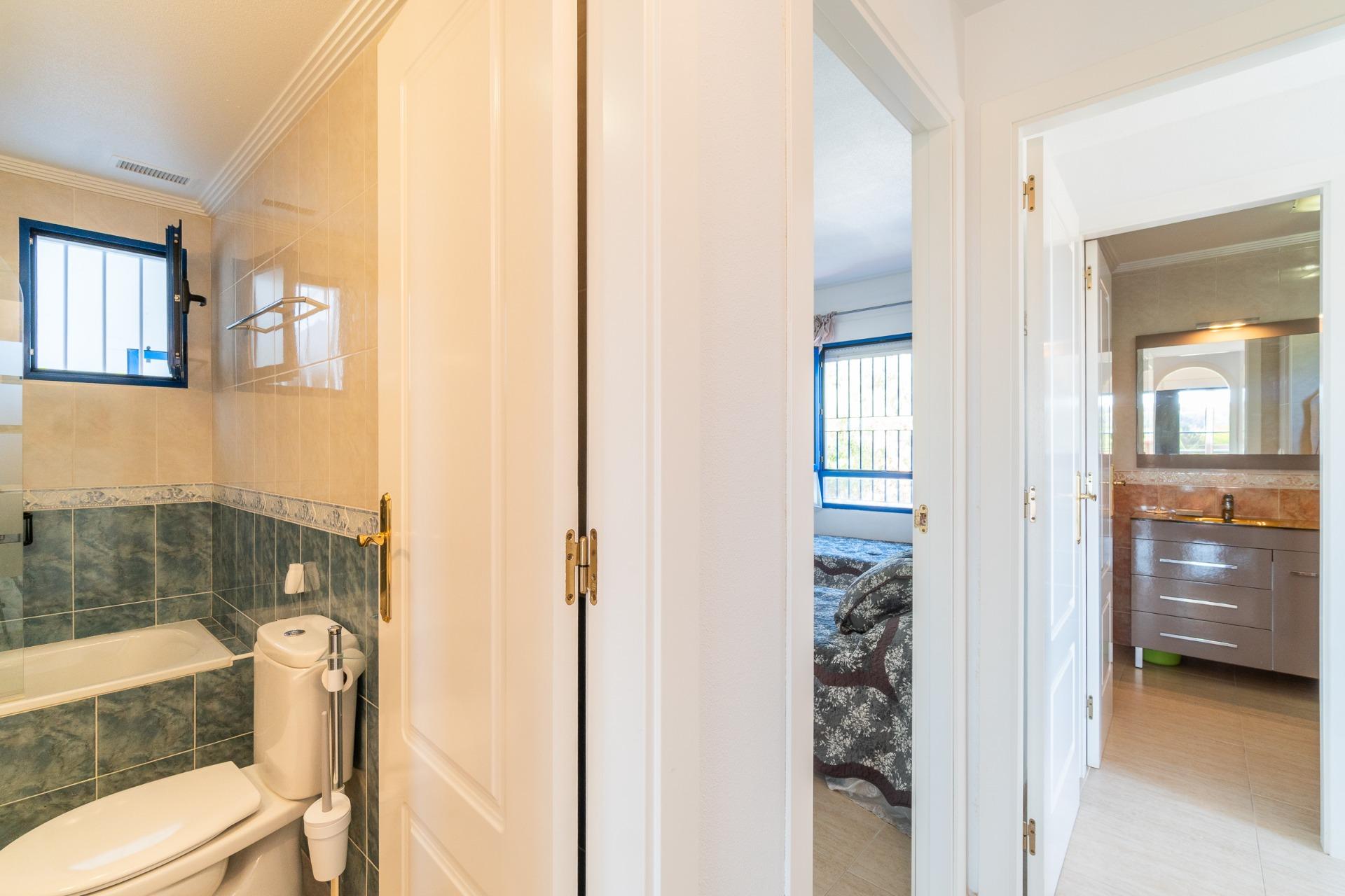 For sale - 2 Bedroom 2 Bathroom Apartment in Cabo Roig - Altos de Campoamor  - Alicante