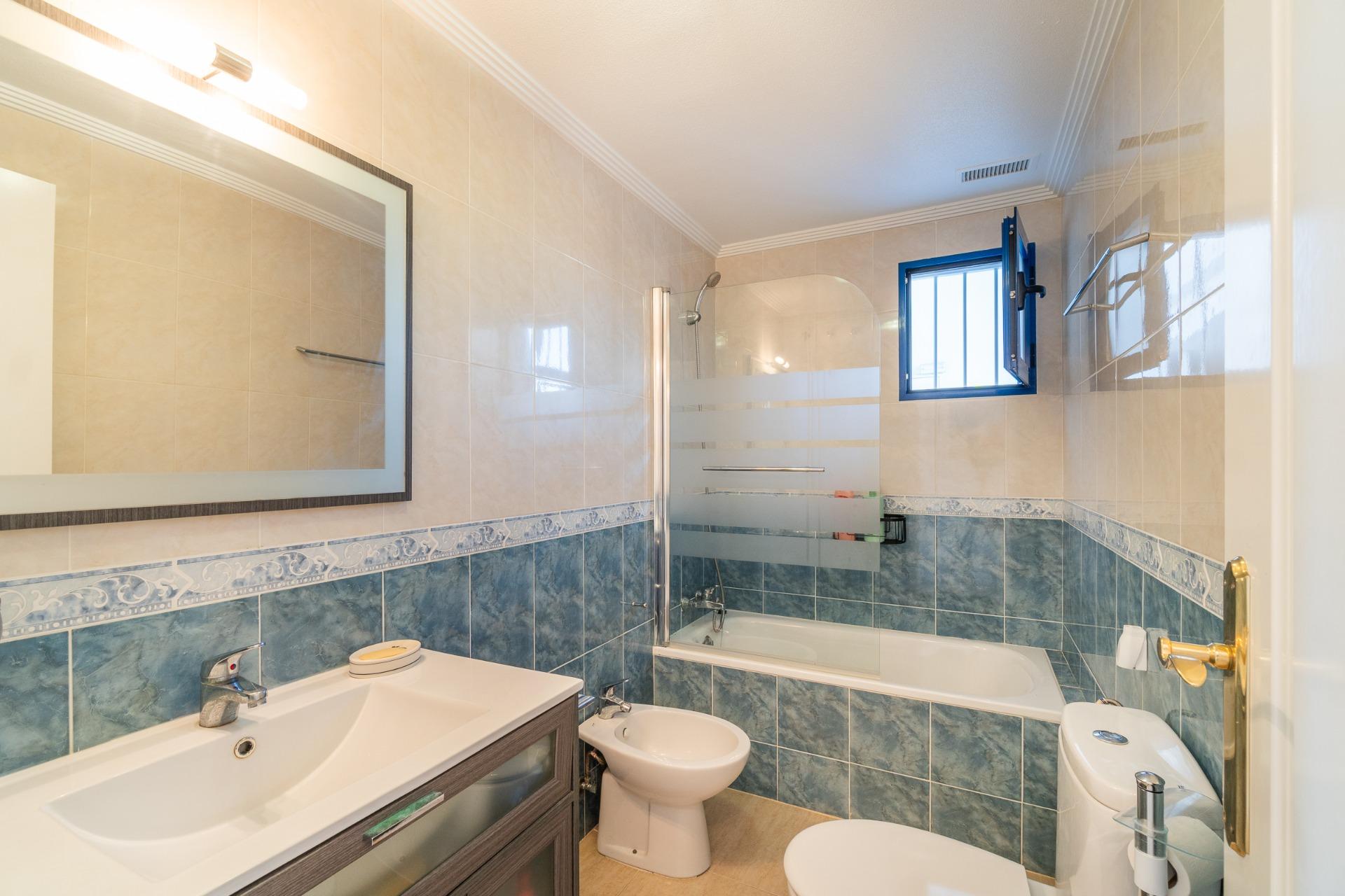 For sale - 2 Bedroom 2 Bathroom Apartment in Cabo Roig - Altos de Campoamor  - Alicante