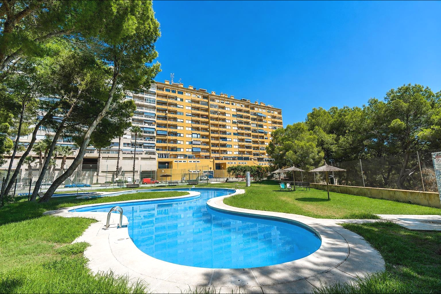 For sale - 2 Bedroom 2 Bathroom Apartment in Cabo Roig - Altos de Campoamor  - Alicante