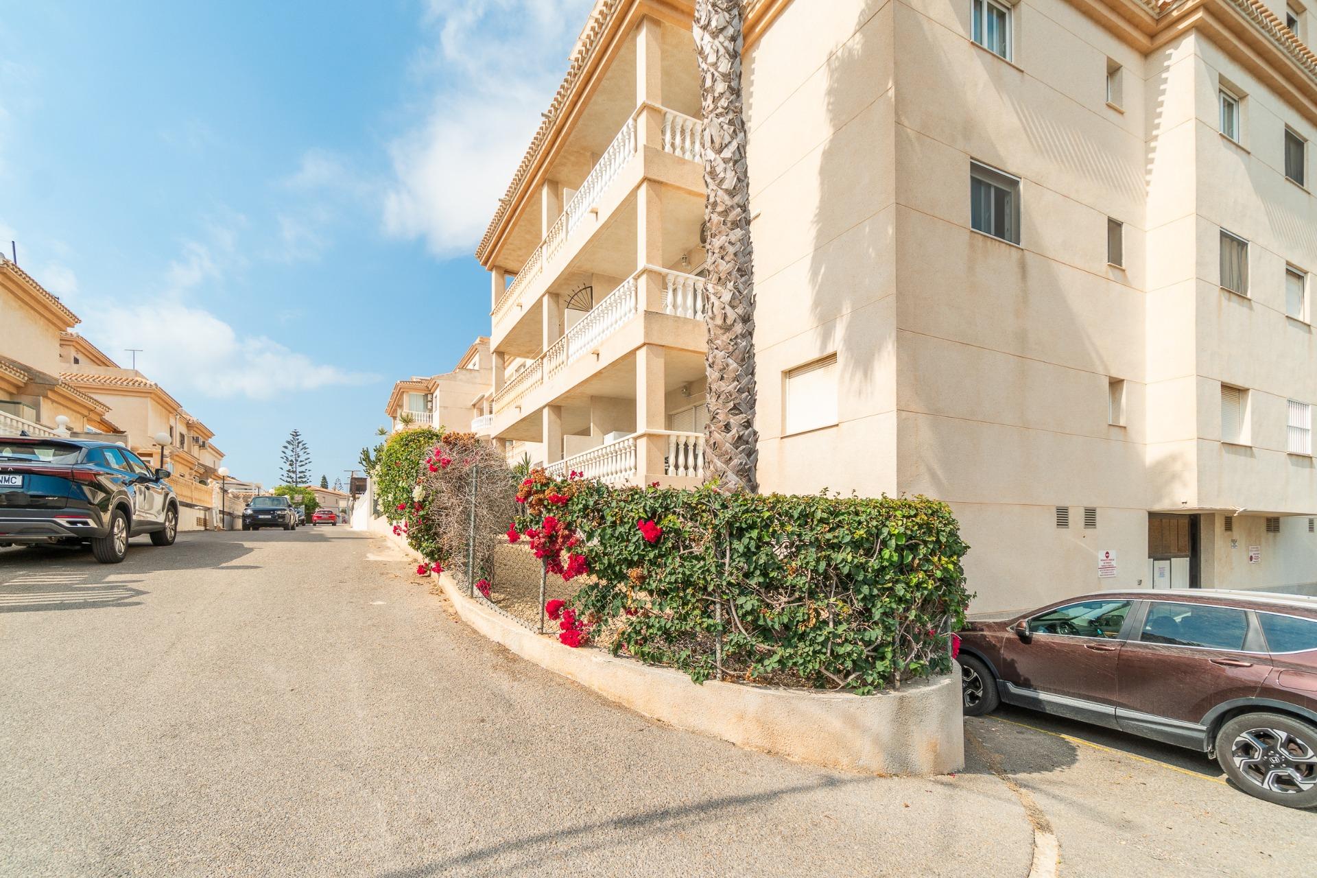 For sale - 2 Bedroom 2 Bathroom Apartment in Orihuela Costa - Playa Flamenca  - Alicante