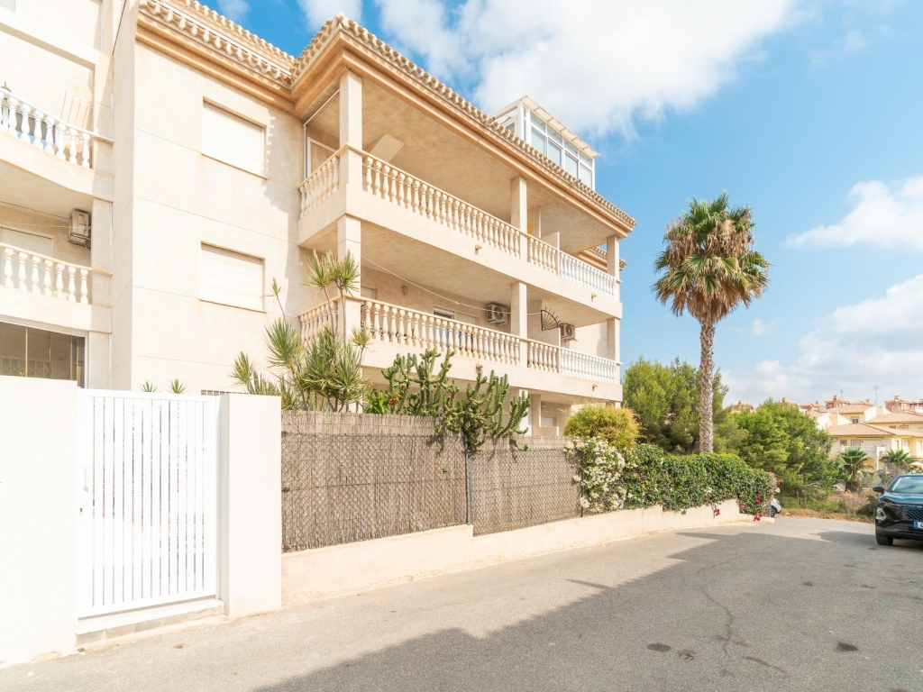 2 Bedroom 2 Bathroom Apartment in Orihuela Costa