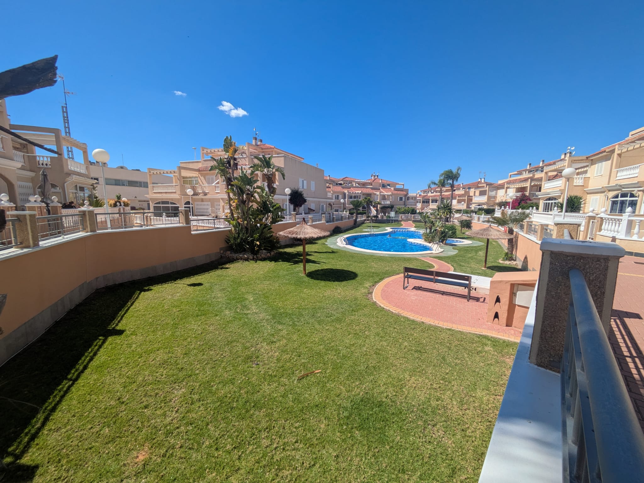 For sale - 3 Bedroom 2 Bathroom apartment in Playa Flamenca -  - Alicante