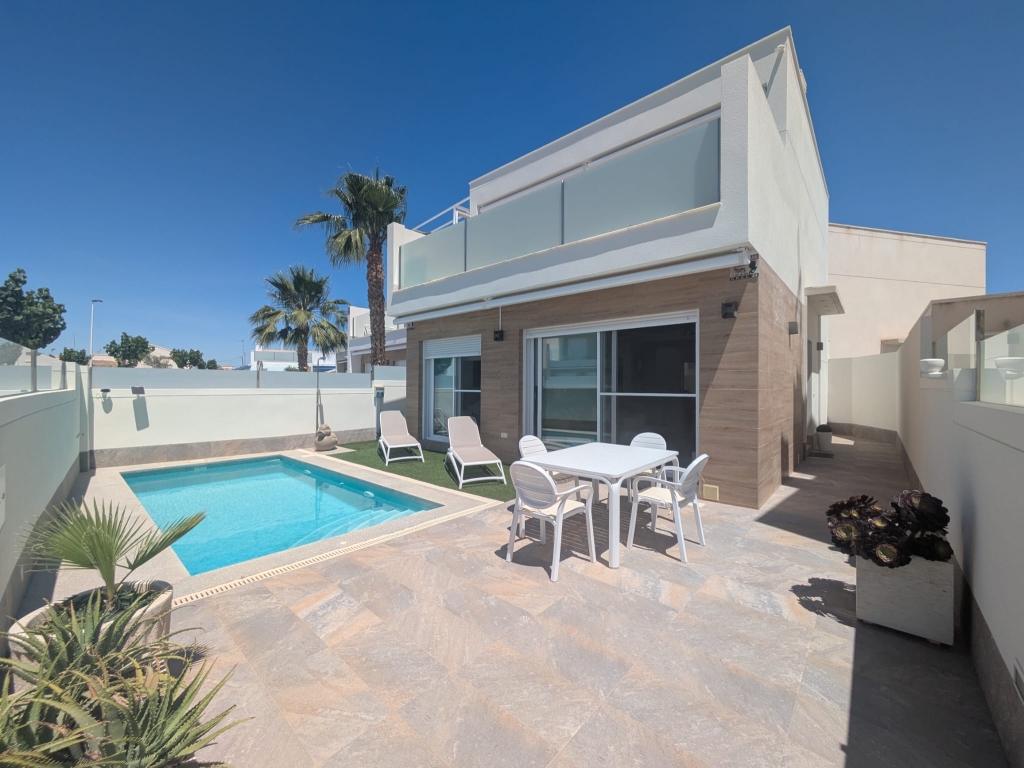 3 Bedroom 2 Bathroom villa in San Pedro Del Pinatar