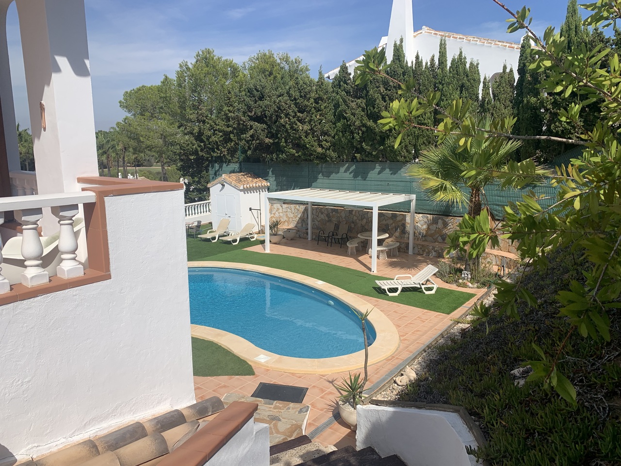 For sale - 4 Bedroom 2 Bathroom Villa in Villamartin, Orihuela Costa -  - Alicante