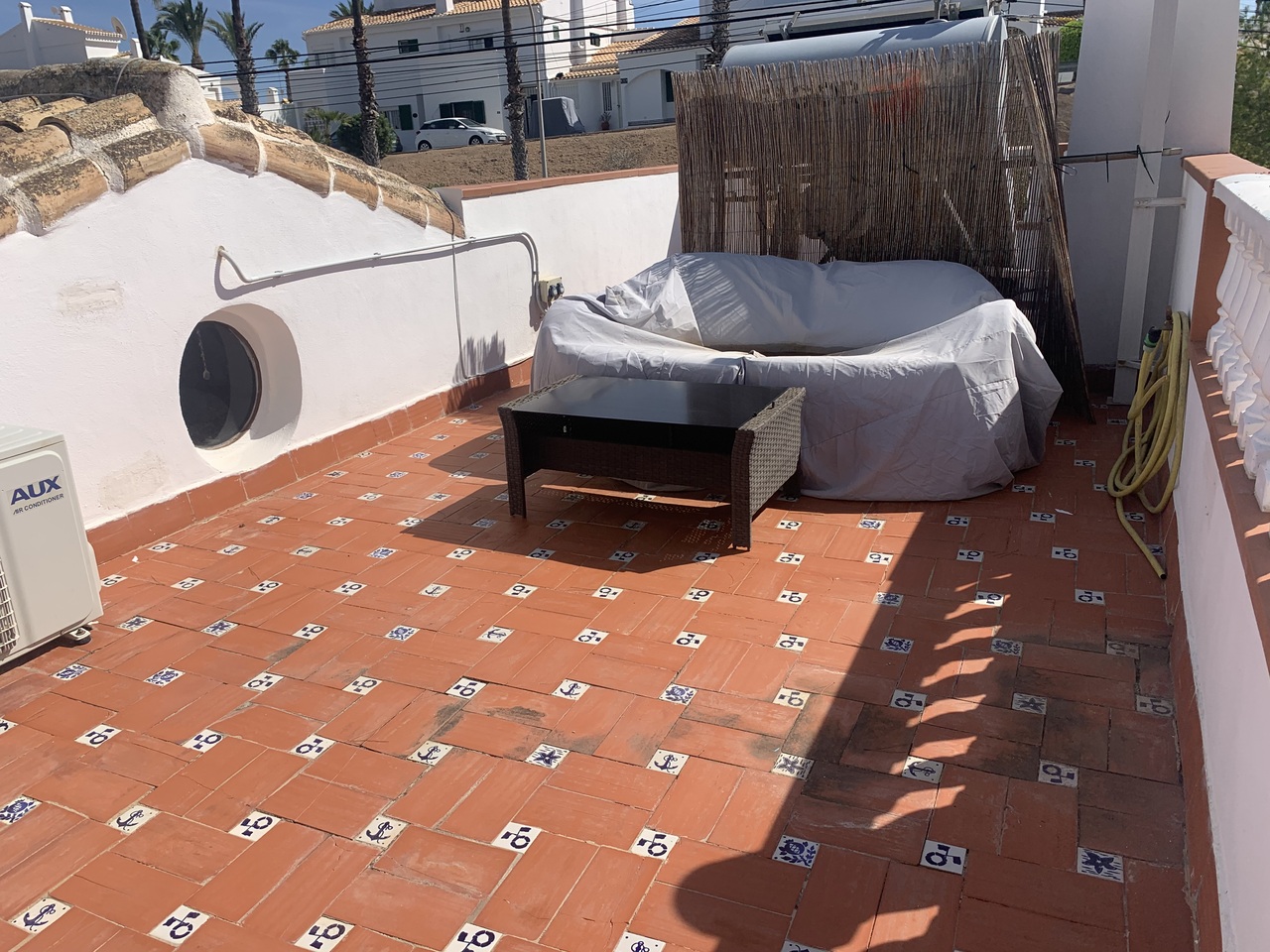 For sale - 4 Bedroom 2 Bathroom Villa in Villamartin, Orihuela Costa -  - Alicante