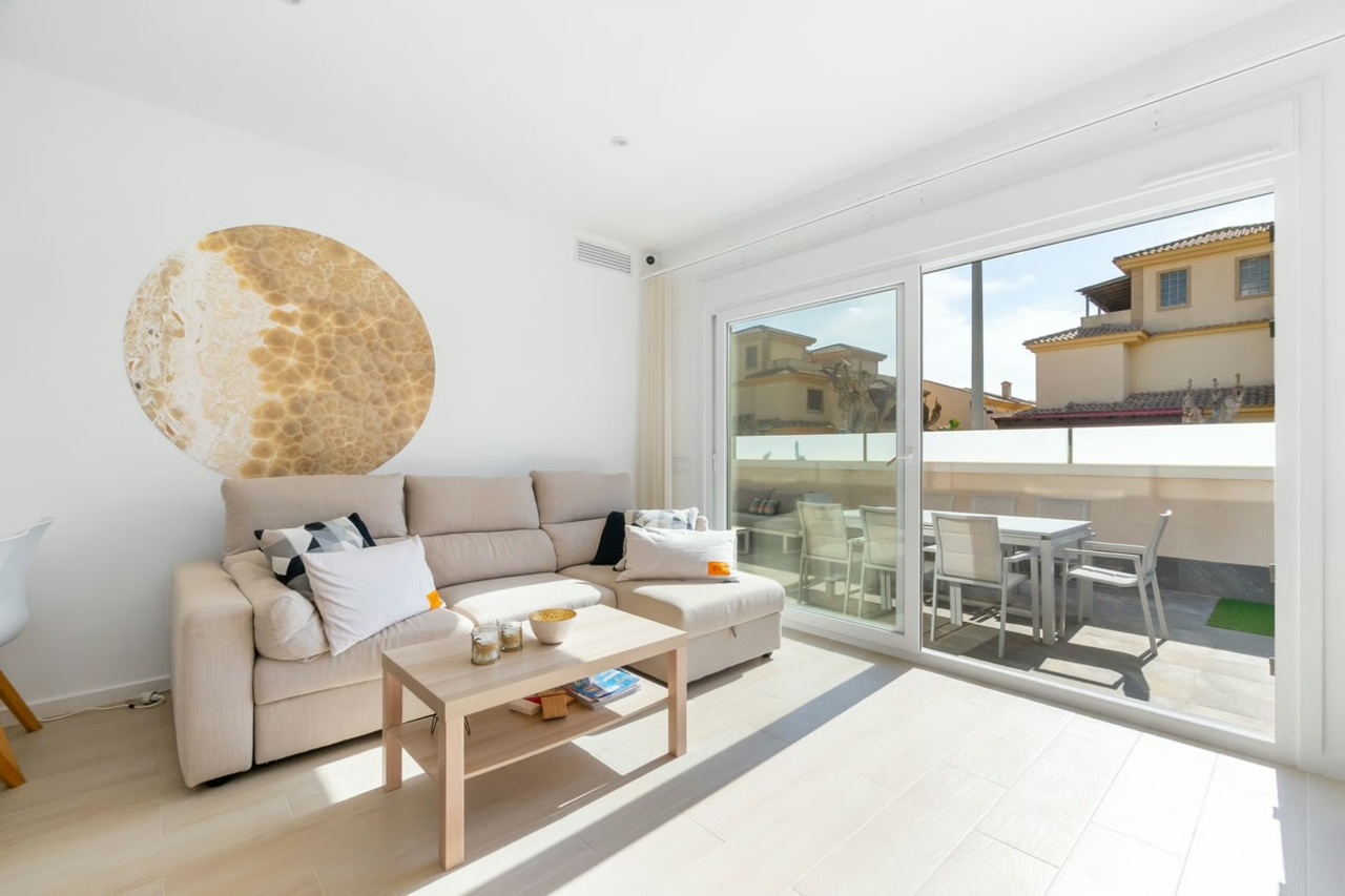For sale - 3 Bedroom 2 Bathroom Villa in Pilar de la Horadada -  - Alicante