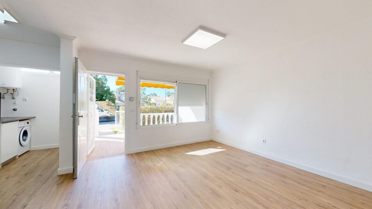 For sale - 2 Bedroom 1 Bathroom Apartment in Villamartin, Orihuela Costa -  - Alicante