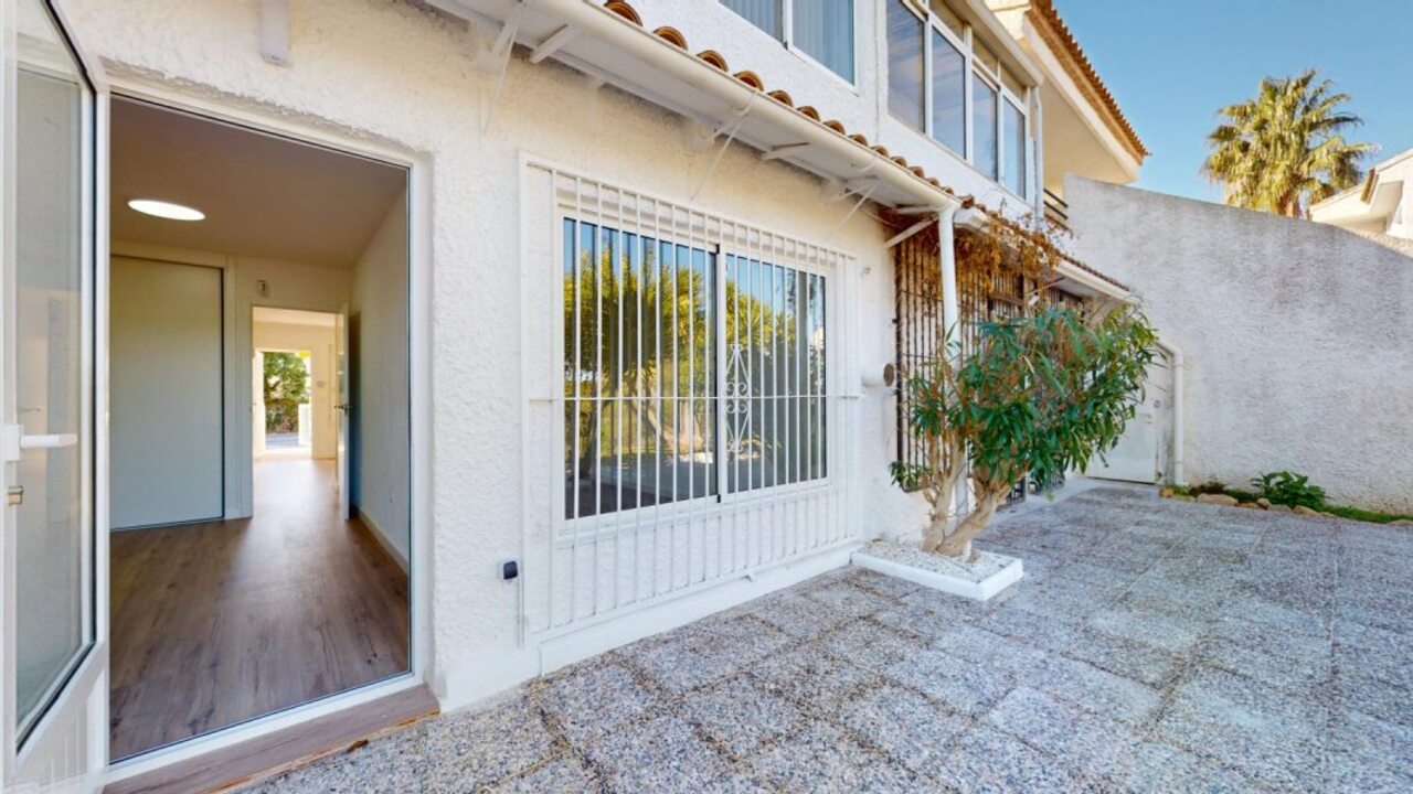 For sale - 2 Bedroom 1 Bathroom Apartment in Villamartin, Orihuela Costa -  - Alicante