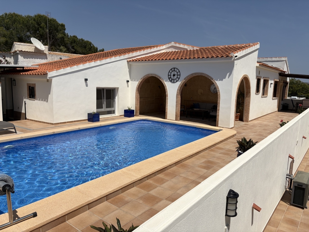 4 Bedroom 5 Bathroom Villa in Pinar de Campoverde