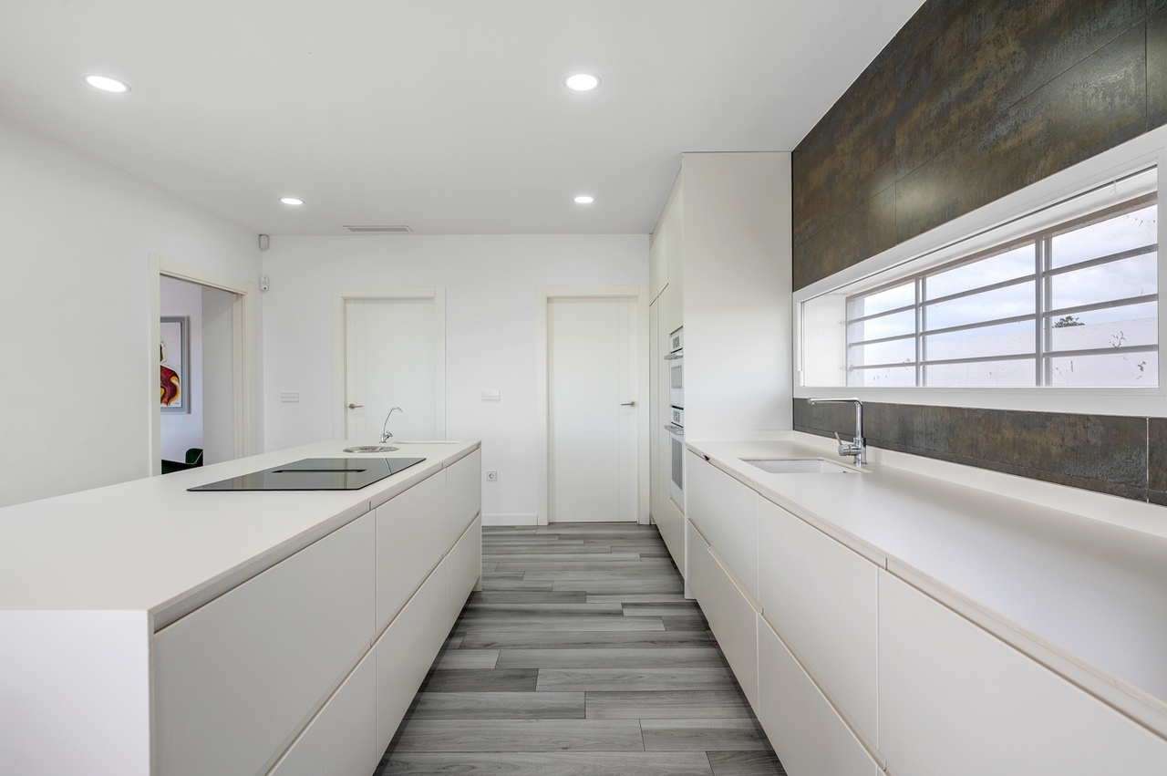 For sale - 4 Bedroom 3 Bathroom Villa in Algorfa -  - Alicante