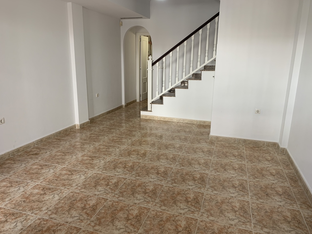 For sale - 2 Bedroom 1 Bathroom Town House in Punta Prima -  - Alicante