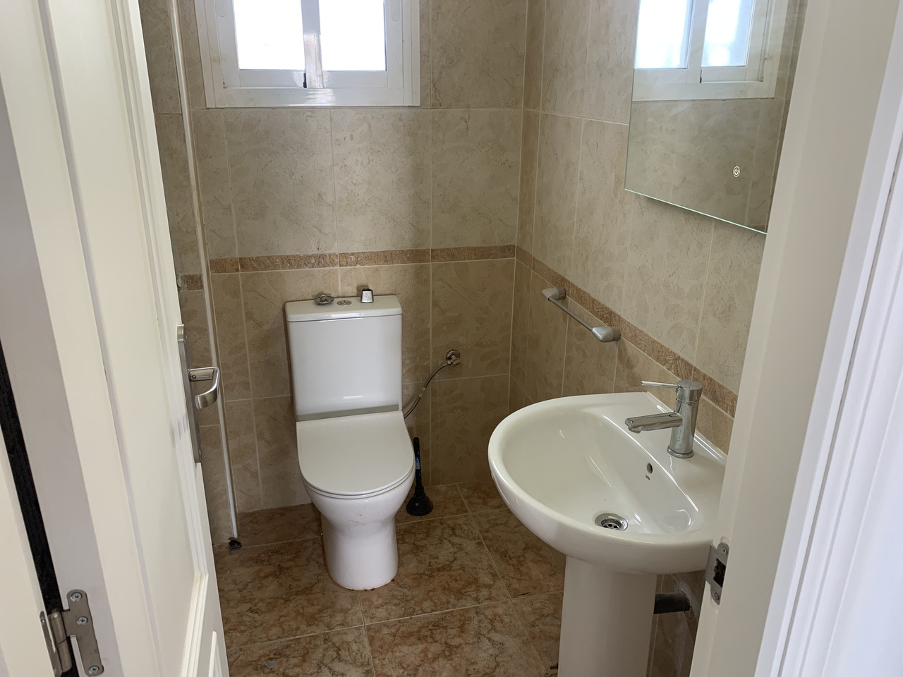 For sale - 2 Bedroom 1 Bathroom Town House in Punta Prima -  - Alicante