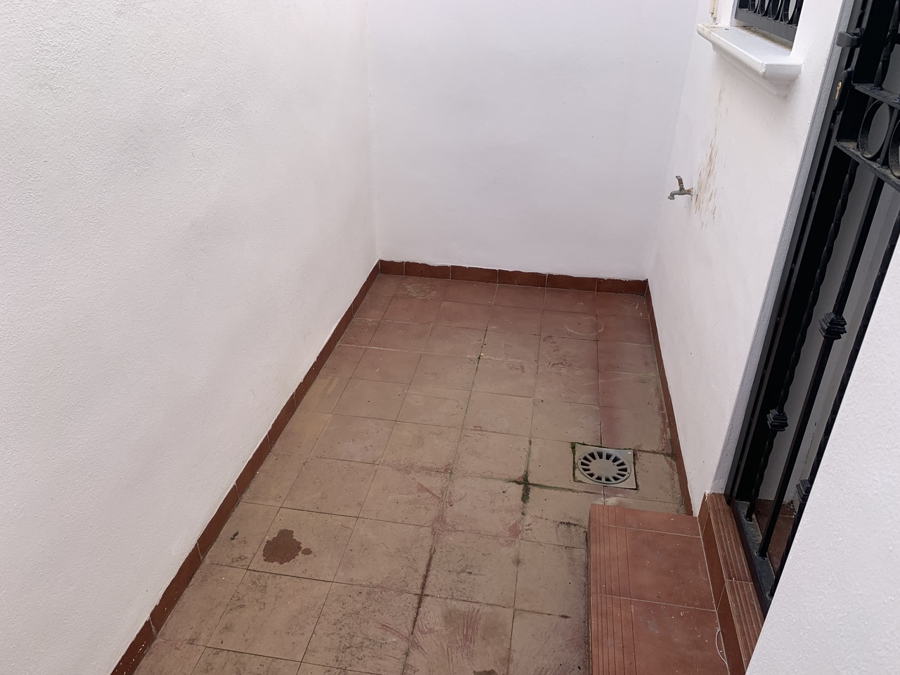 For sale - 2 Bedroom 1 Bathroom Town House in Punta Prima -  - Alicante