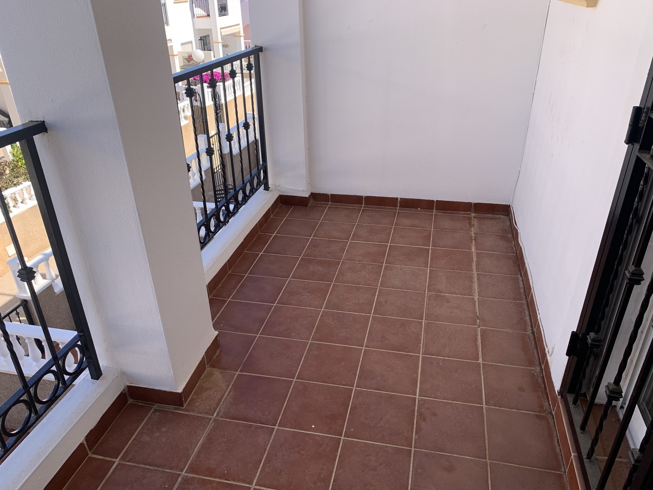 For sale - 2 Bedroom 1 Bathroom Town House in Punta Prima -  - Alicante