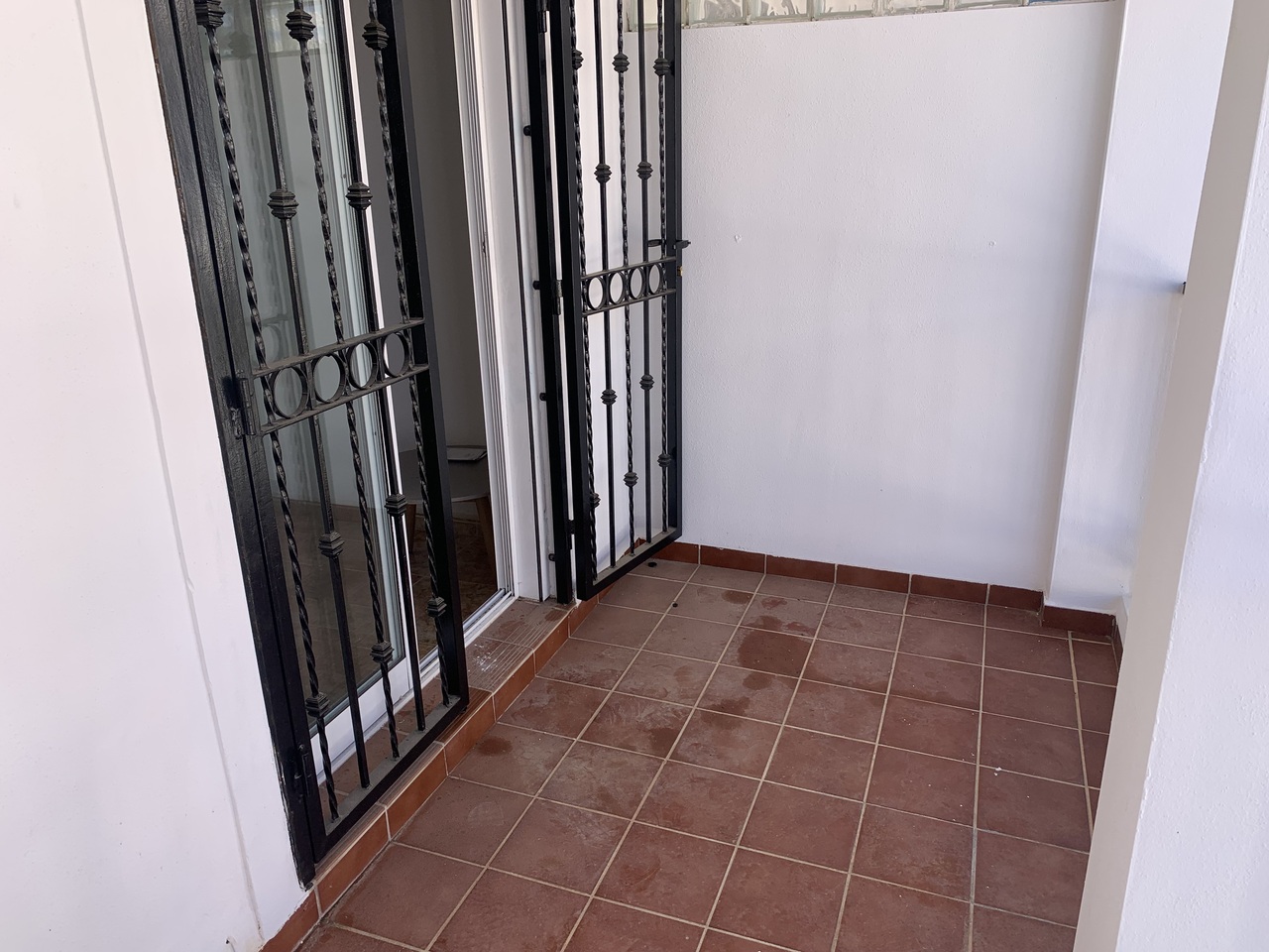 For sale - 2 Bedroom 1 Bathroom Town House in Punta Prima -  - Alicante