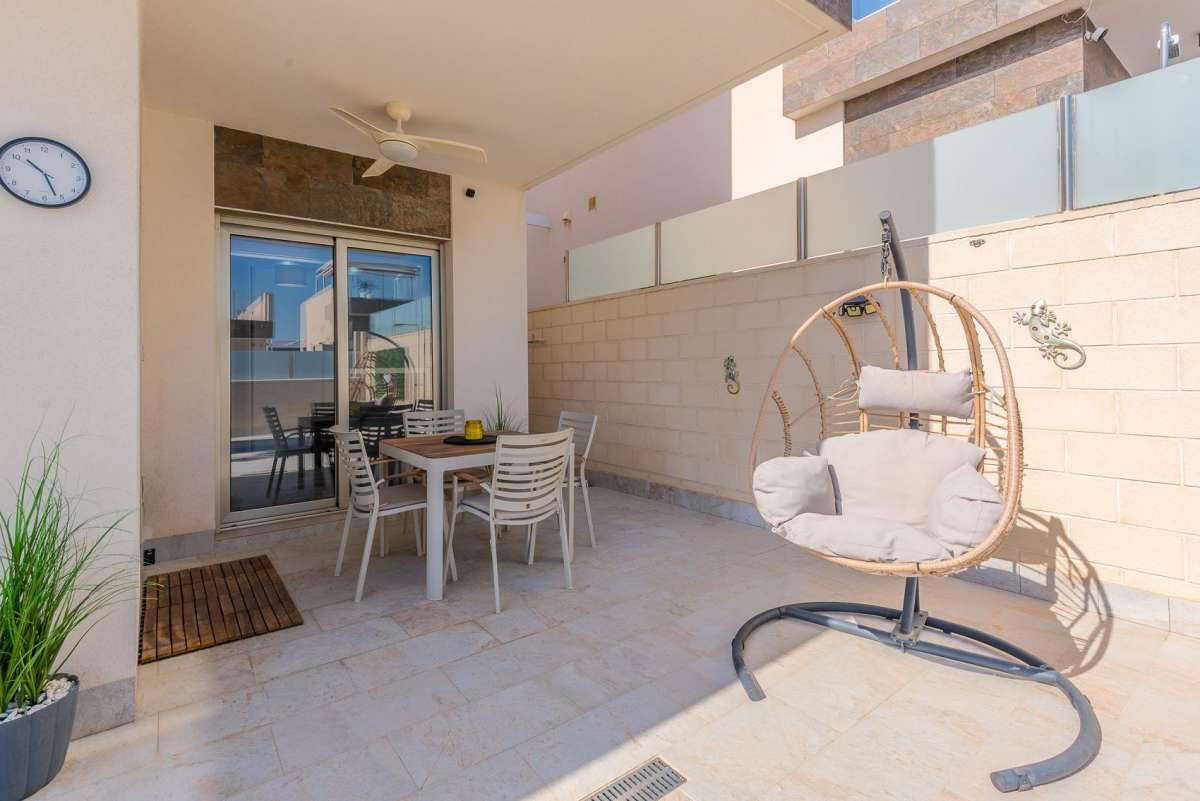 For sale - 3 Bedroom 3 Bathroom House - Detached Villa in Orihuela - Orihuela Costa  - Alicante