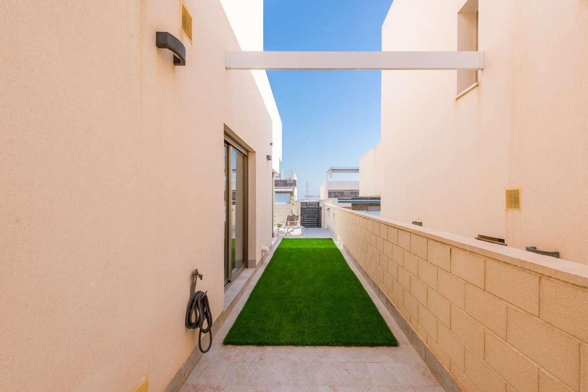 For sale - 3 Bedroom 3 Bathroom House - Detached Villa in Orihuela - Orihuela Costa  - Alicante