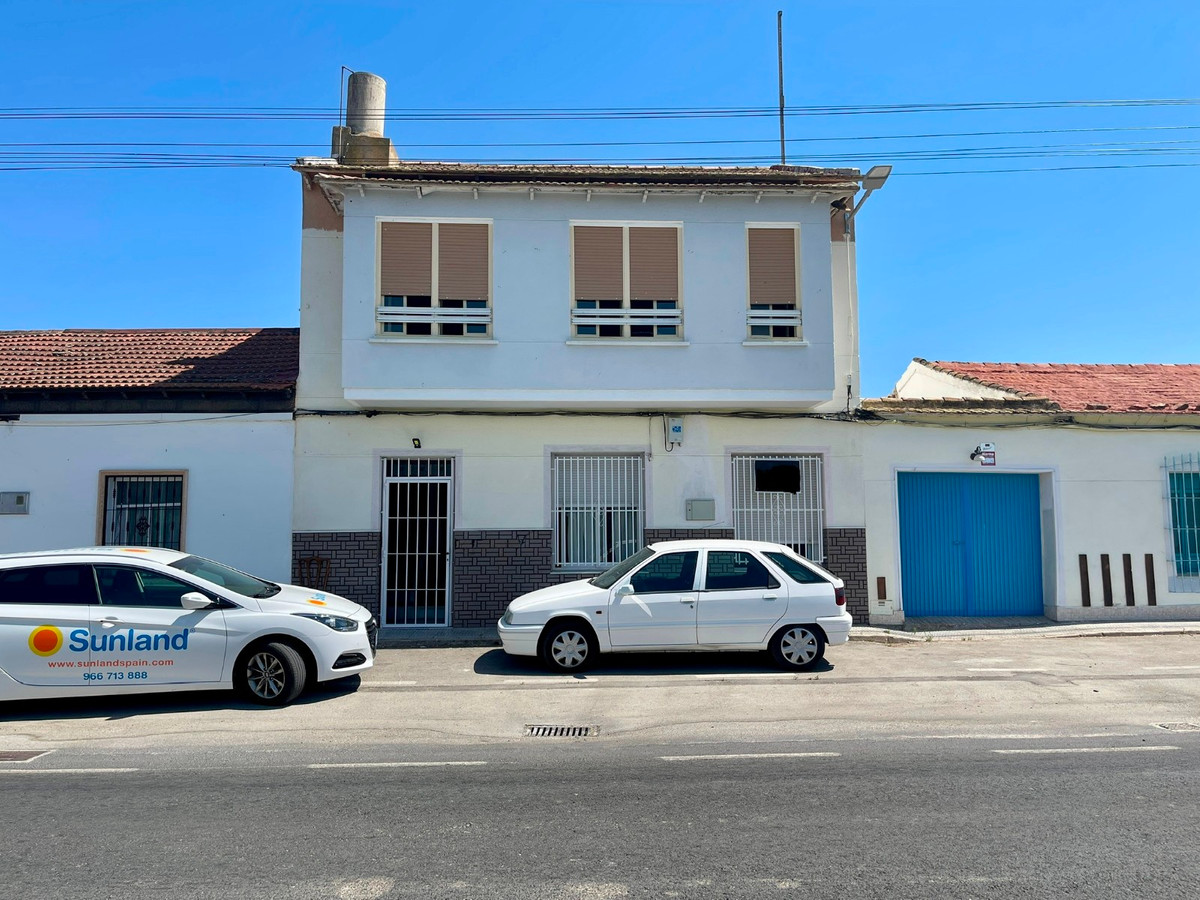 For sale - 4 Bedroom 2 Bathroom House - Townhouse in Almoradi - Almoradi Centro  - Alicante